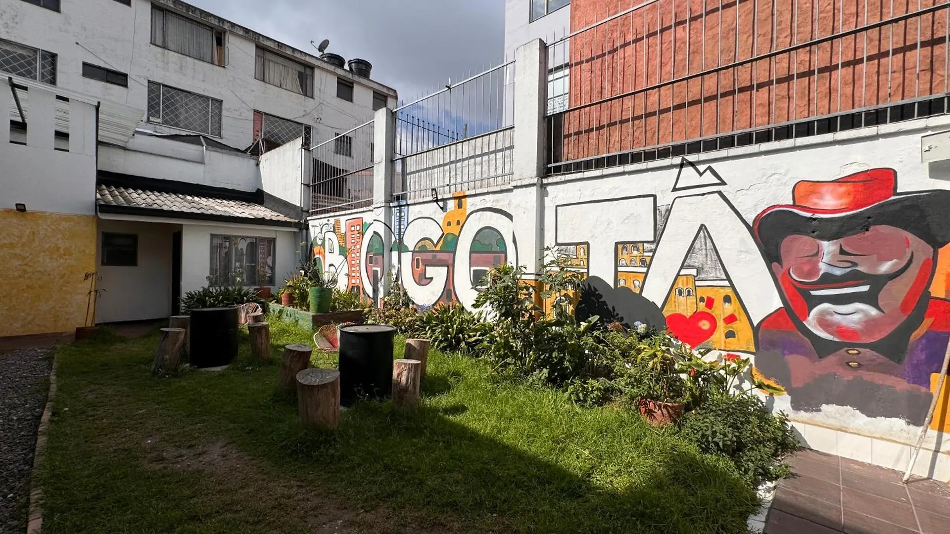 בית הארחה Hostel Bogota Normandia Tu Sitio